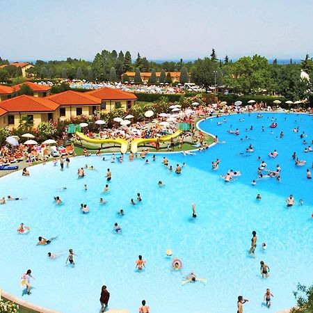 Camping Bella Italia In Peschiera Del Garda - Gardasee Apartamento Exterior foto