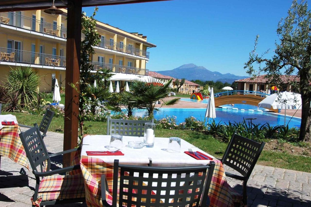 Camping Bella Italia In Peschiera Del Garda - Gardasee Apartamento Exterior foto