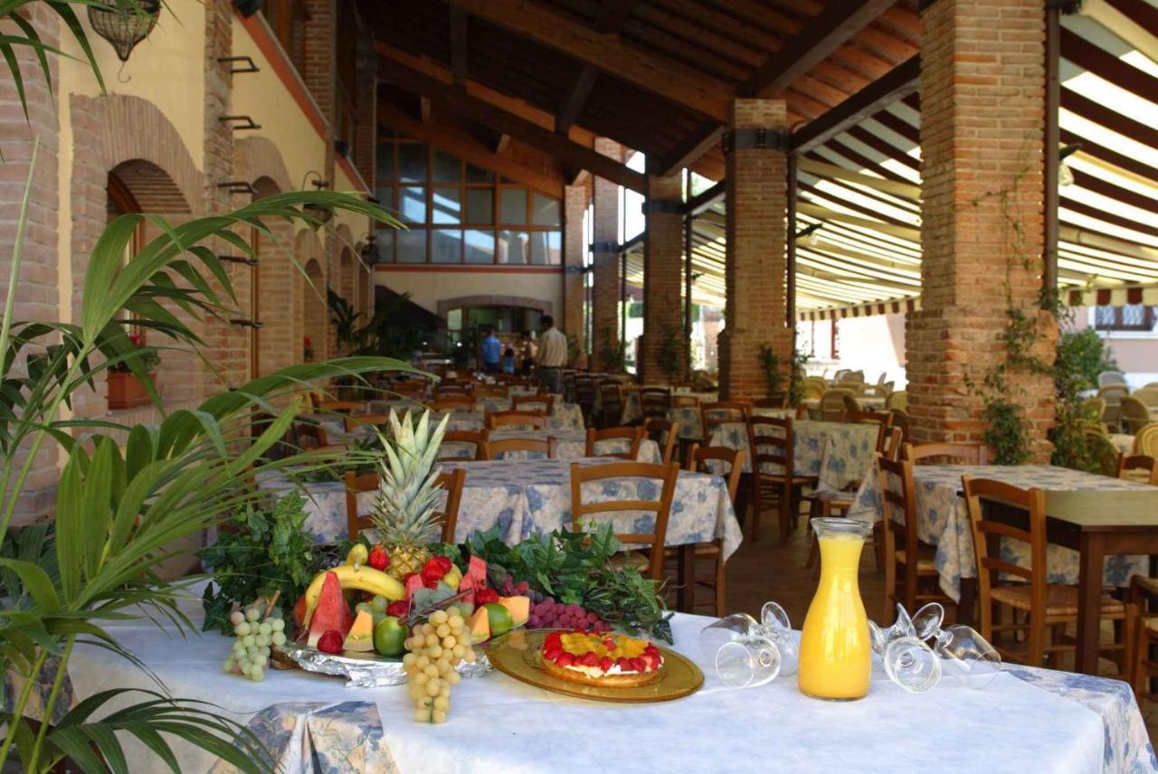 Camping Bella Italia In Peschiera Del Garda - Gardasee Apartamento Exterior foto